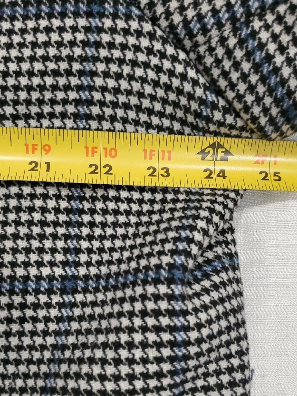 Old Navy Black and White Plaid Men's Coat - Picture 12 of 15